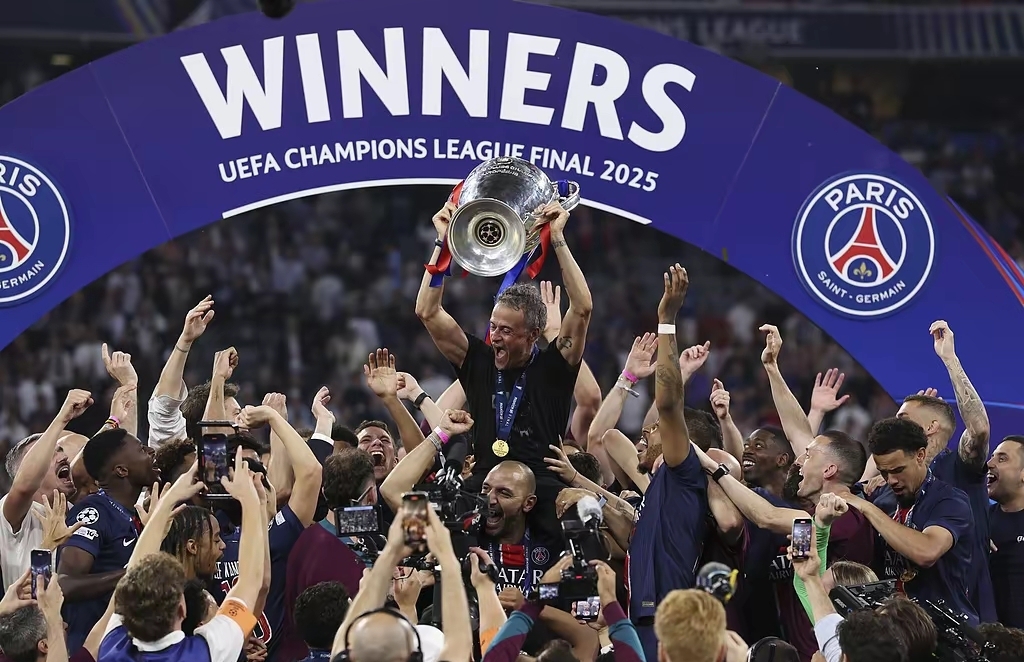 欧联倒计时，法兰克福窗口期遗憾出局，细节引发关注，话题不断，赛季目标并未改变的简单介绍-开云APP